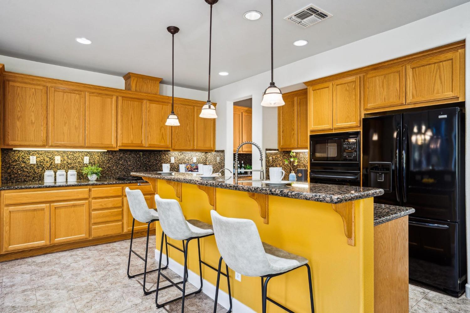 2280 Lotus Way Tracy, CA 95376 - Photo 21 of 81