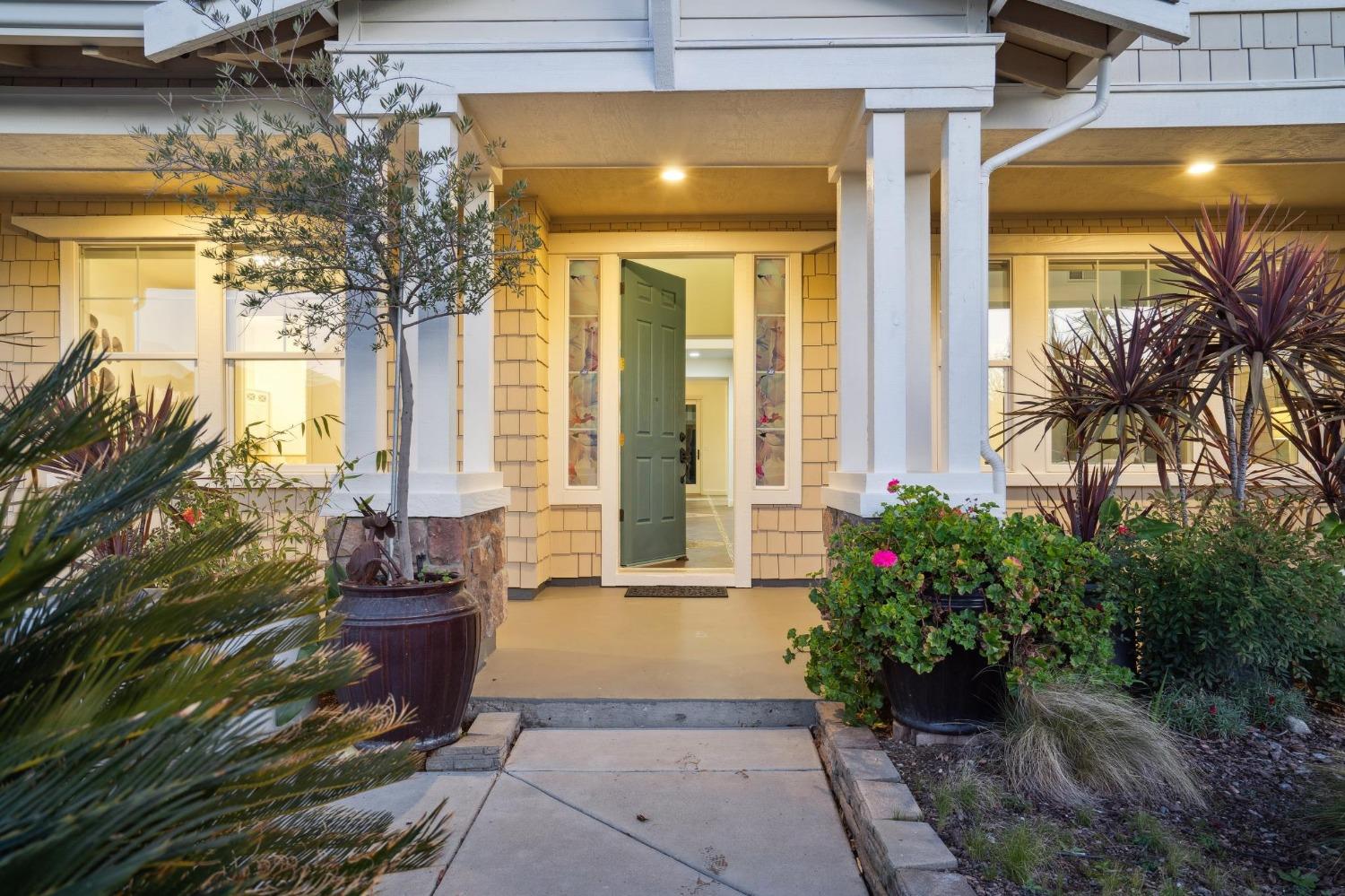 2280 Lotus Way Tracy, CA 95376 - Photo 4 of 81