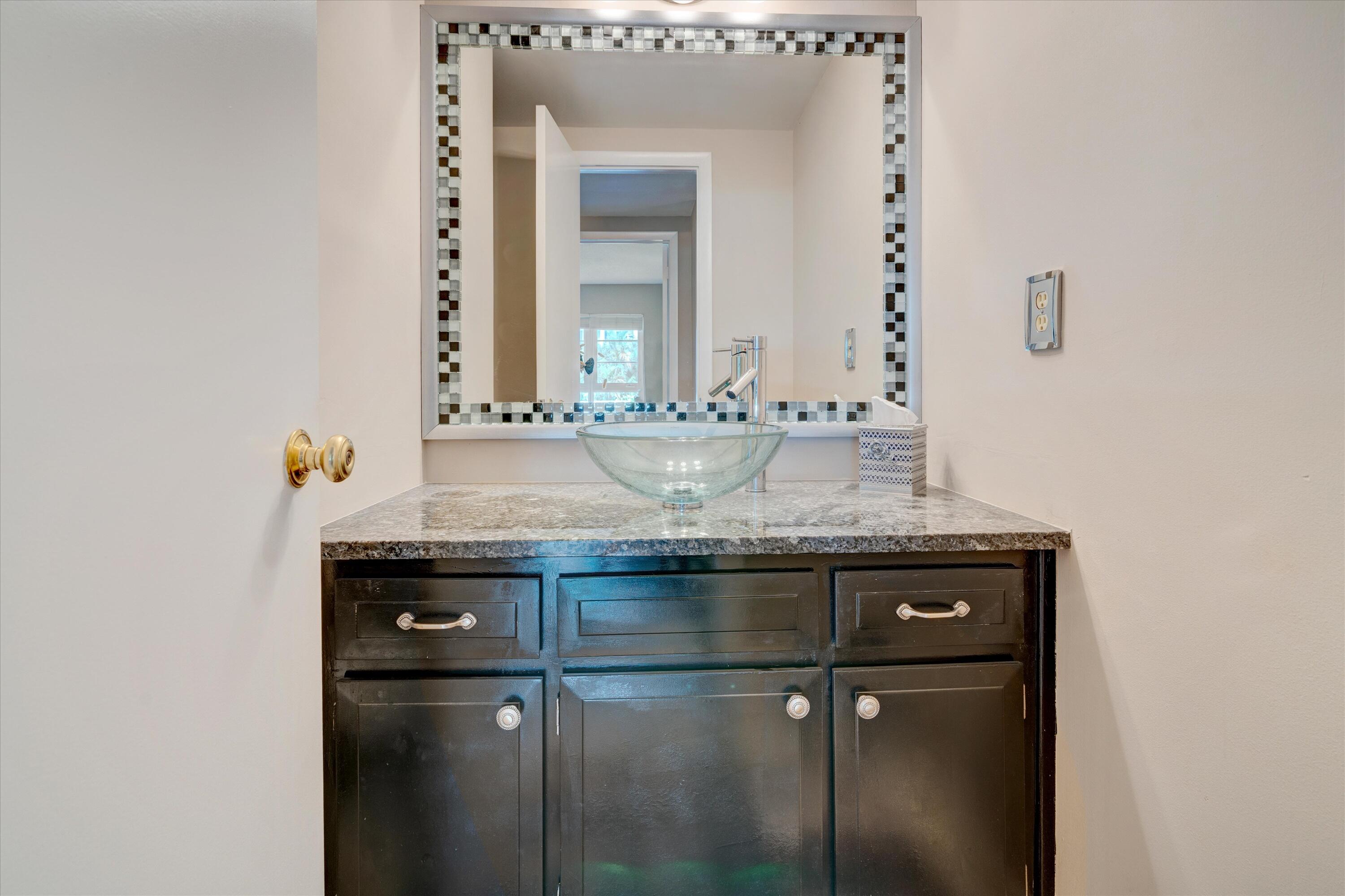 50 E Road, Unit 2C Delray Beach, FL 33483 - Photo 18 of 26 Powder Room