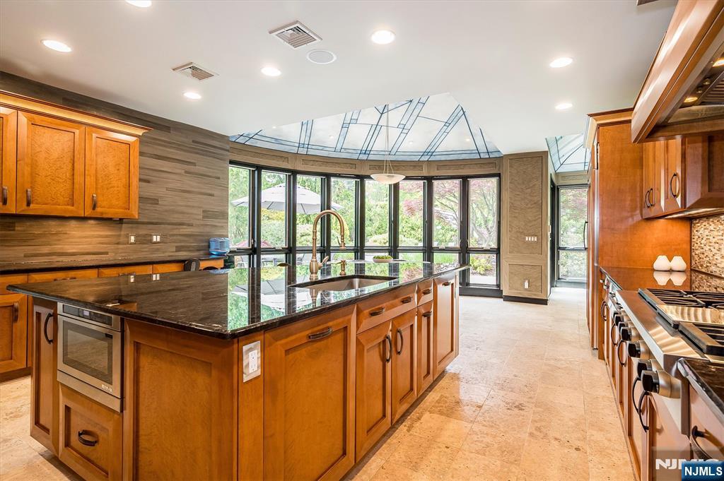 4 Hunter Ridge Woodcliff Lake, NJ 07677 - Photo 14 of 24