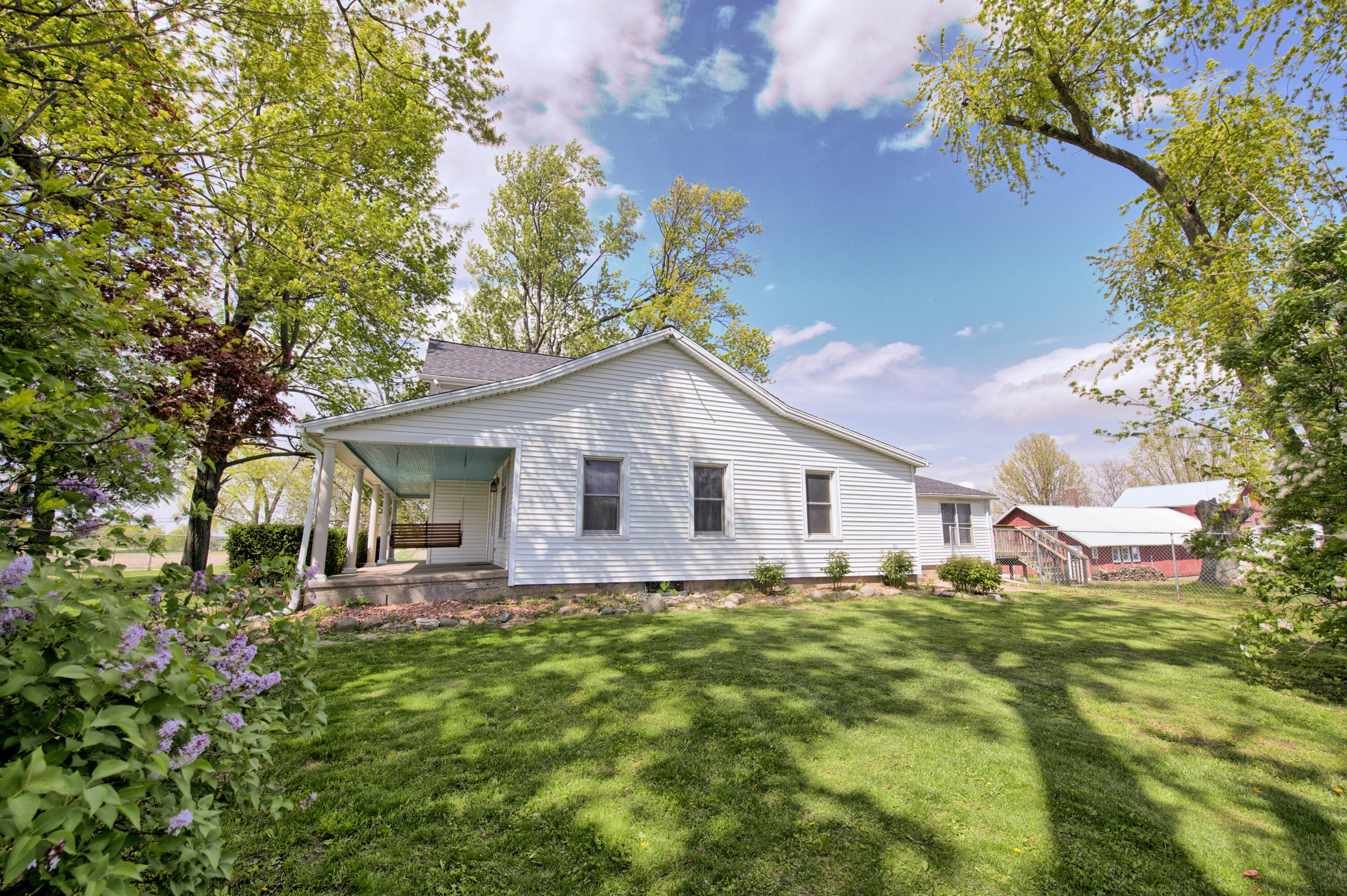 8250 Oneida Road Grand Ledge, MI 48837 - Photo 41 of 55 Side view