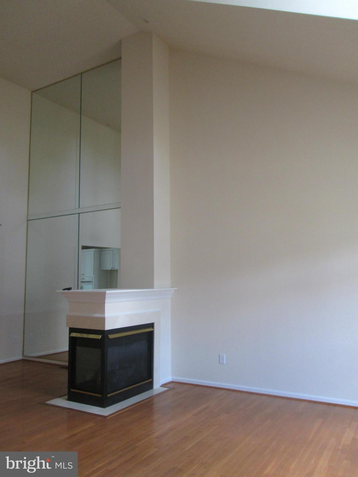 8310 Meadowsweet Road Baltimore, MD 21208 - Photo 4 of 19 Living Room