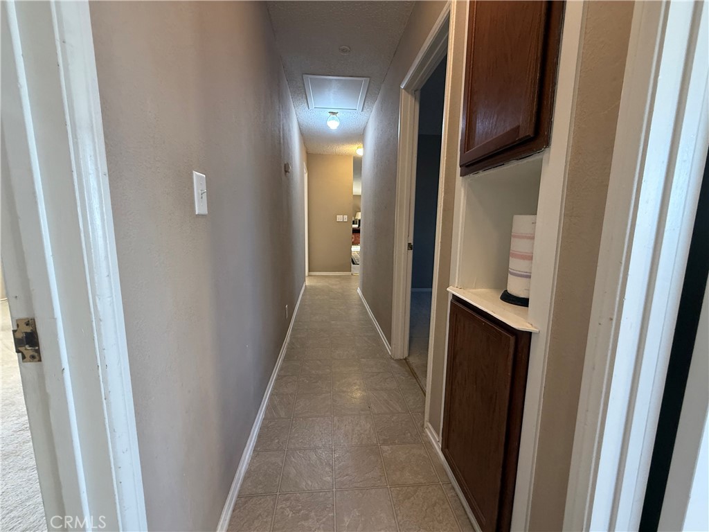 243 Balboa Avenue Mojave, CA 93501 - Photo 27 of 75 a view of hallway with shower
