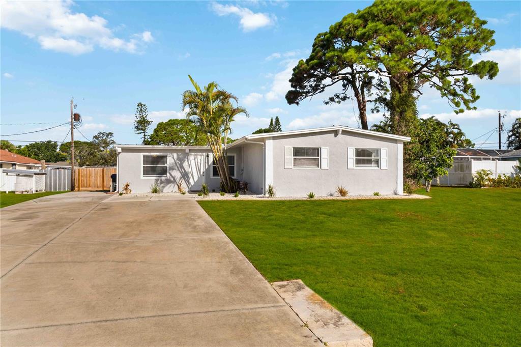 1366 Queen Road Venice, FL 34293 - Photo 1 of 1
