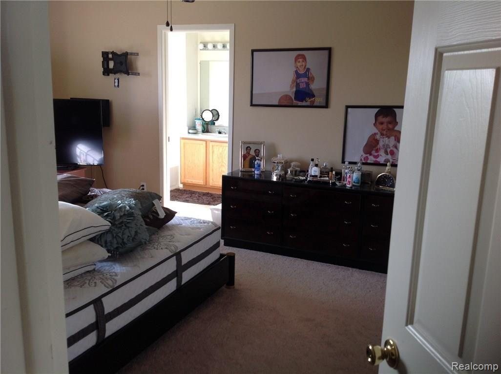 31346 Cedar Ridge Lane Madison Heights, MI 48071 - Photo 16 of 19 IMG_3734.JPG