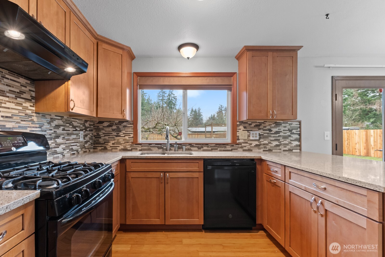 8608 9th Way Southeast Lacey, WA 98513 - Photo 7 of 33