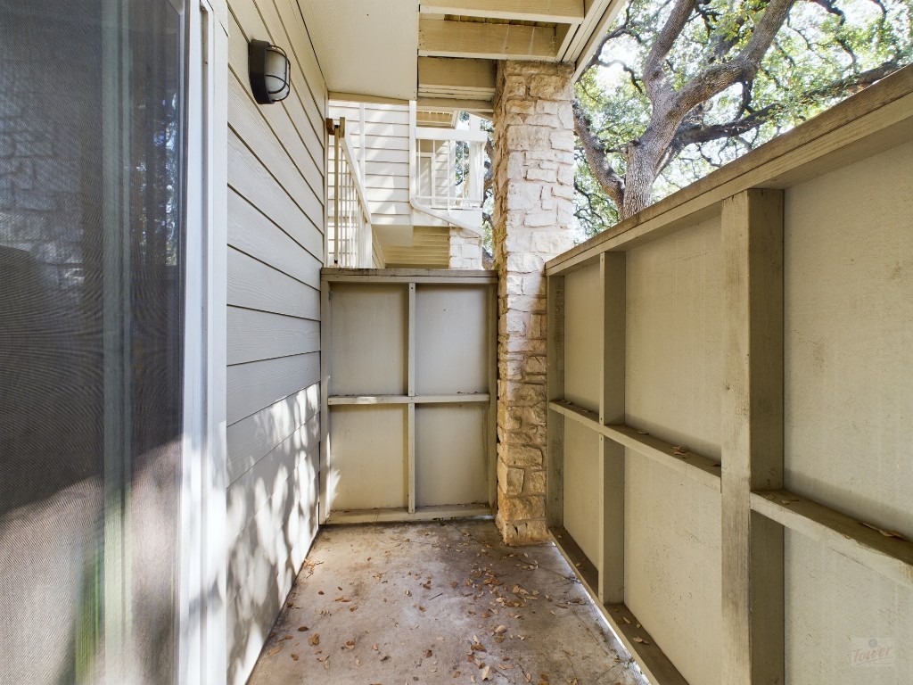114 East 31st Street, Unit 113 Austin, TX 78705 - Photo 17 of 18 a view of front door and porch
