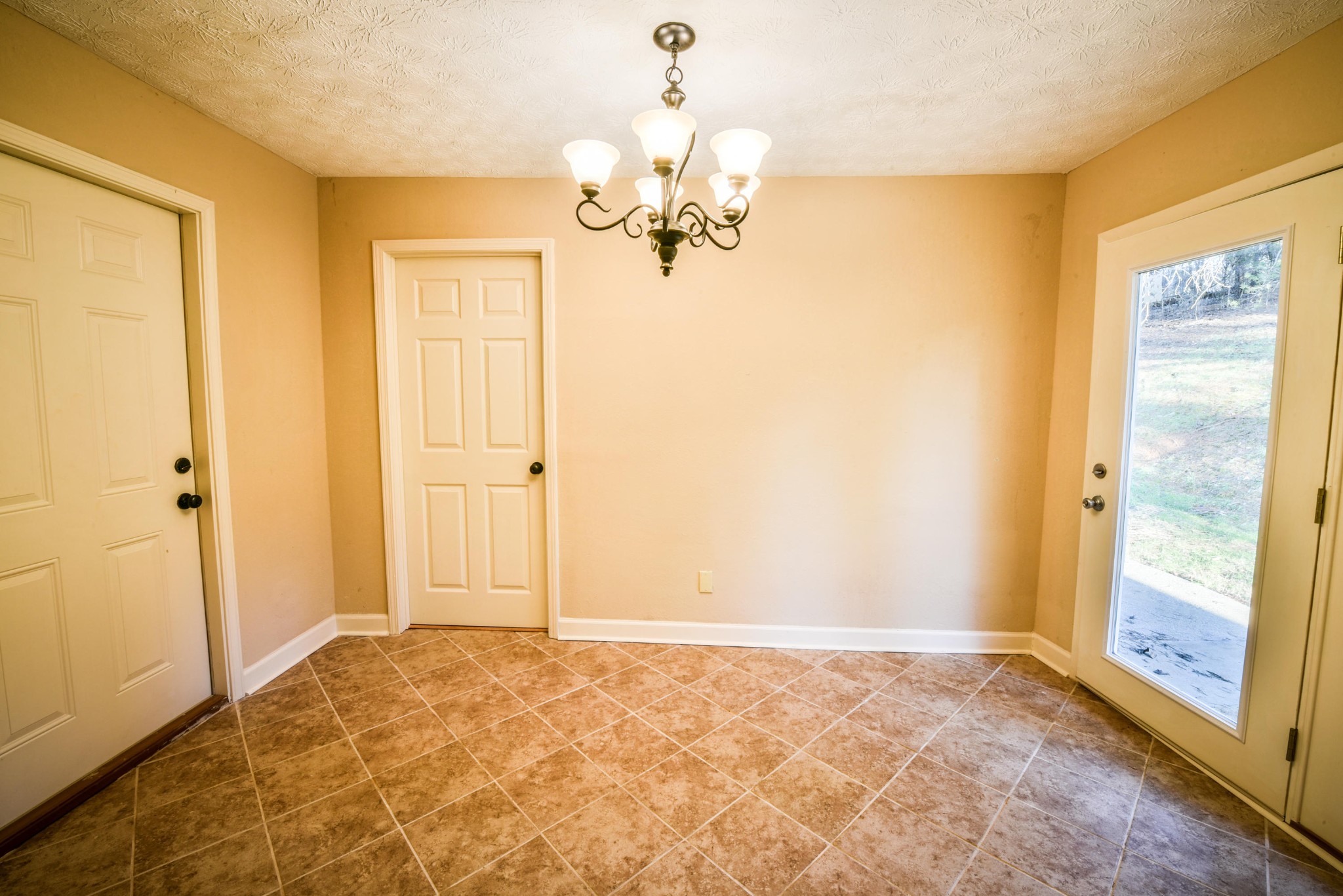 3984 Bent Road Kodak, TN 37764 - Photo 11 of 21 a view of a chandelier in a room