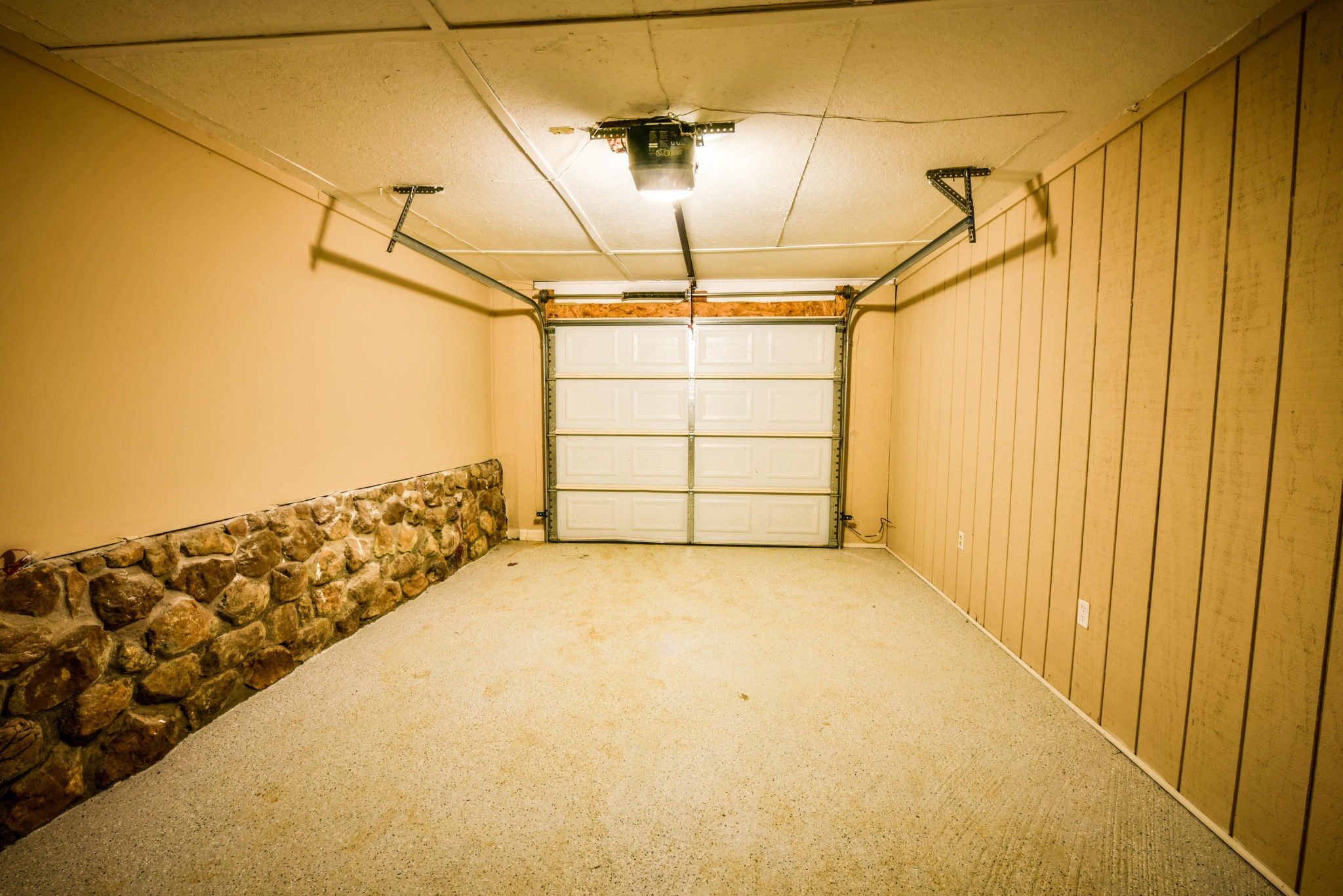 3984 Bent Road Kodak, TN 37764 - Photo 19 of 21 a view of a garage