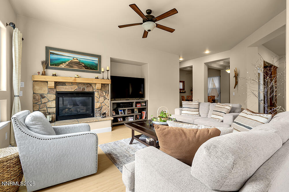 7865 Peavine Trail Court Reno, NV 89523 - Photo 12 of 33 Great Room2 1000x700