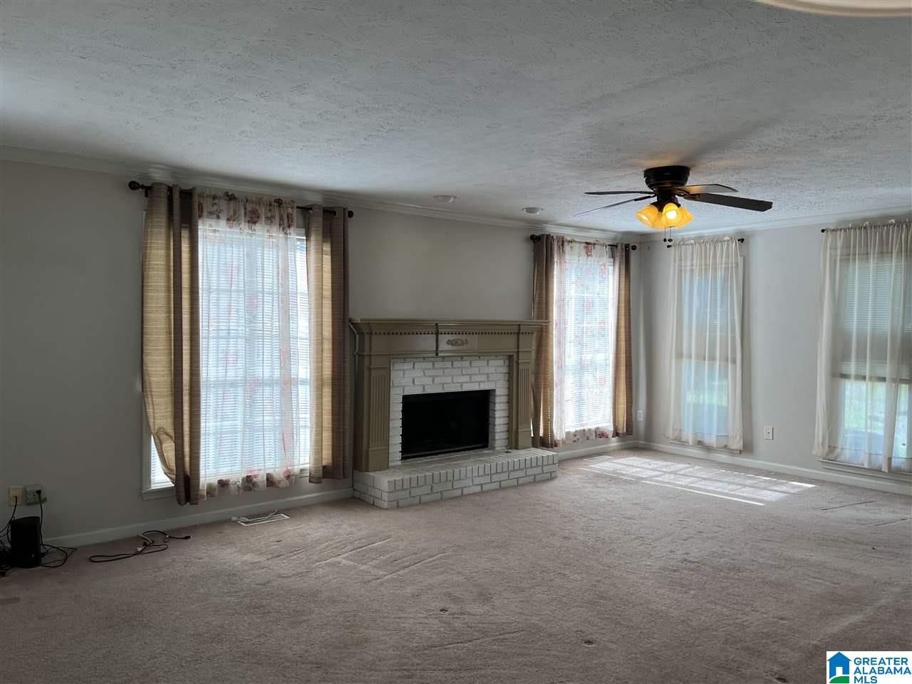 103 Comanche Circle Alabaster, AL 35007 - Photo 4 of 25