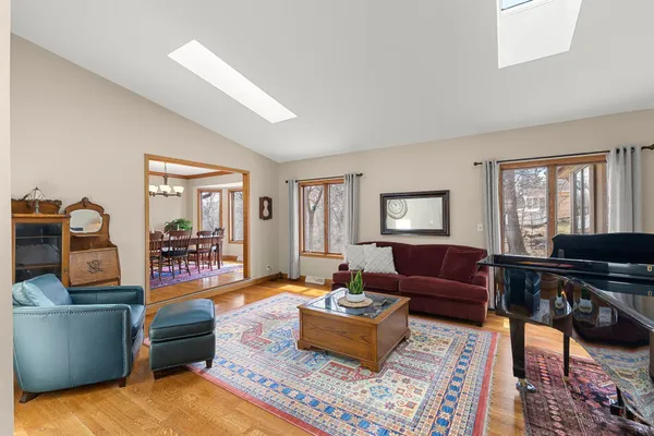 $900,000 | 9506 Riverview Avenue South, Bloomington, MN 55425