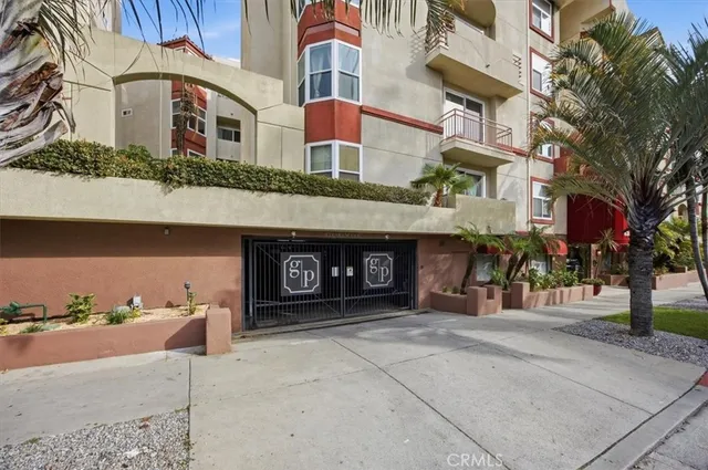 $374,000 | 620 South Gramercy Place, Unit 130, Los Angeles, CA 90010