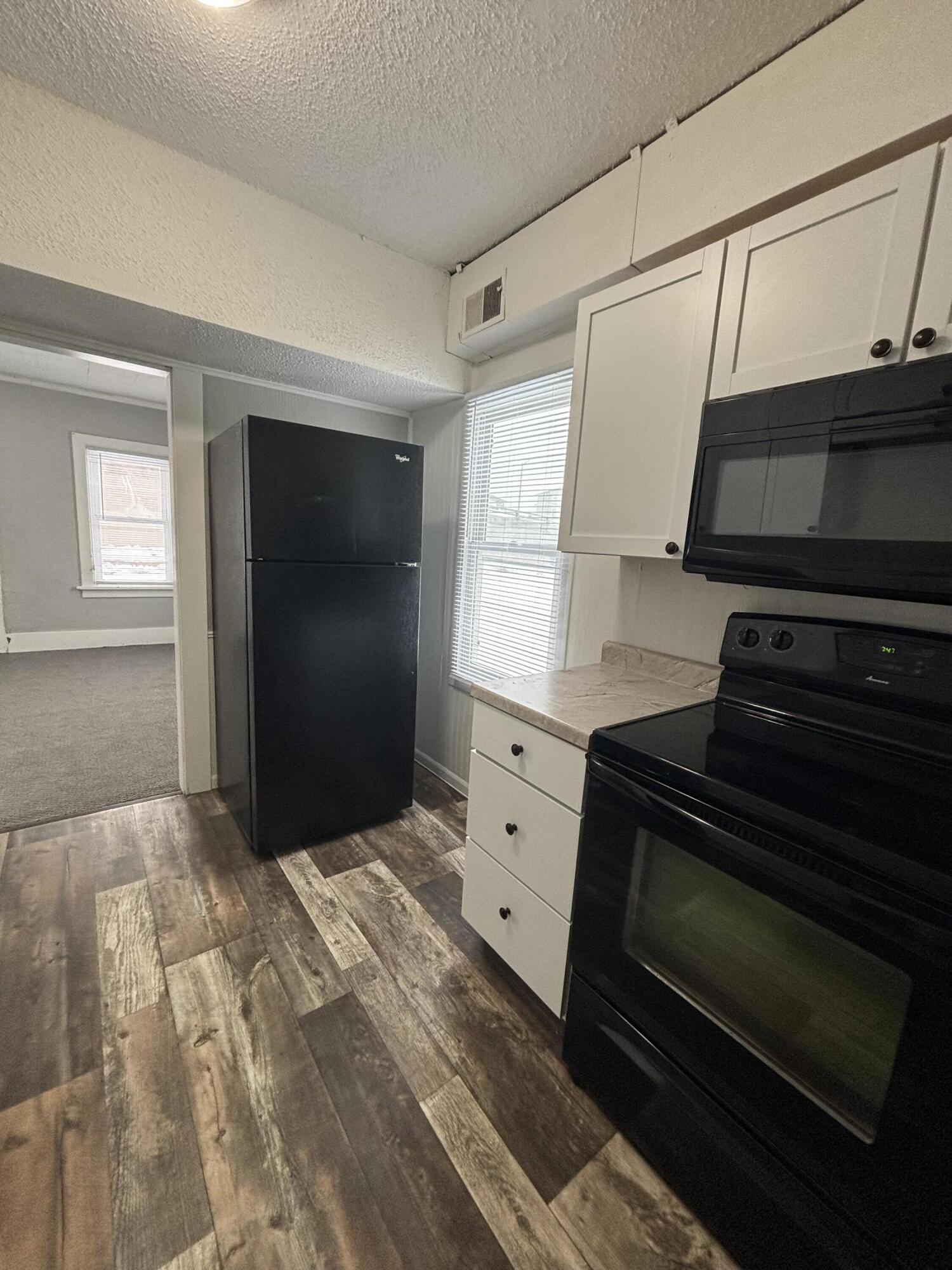 825 George Street La Crosse, WI 54603 - Photo 5 of 12 IMG_2138