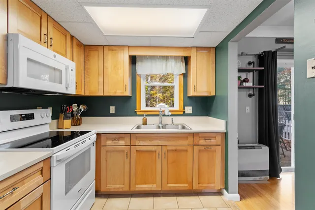 $285,000 | 86 Pinecrest Drive, Unit 1E, Essex, VT 05452