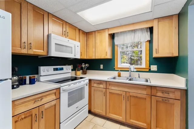 $285,000 | 86 Pinecrest Drive, Unit 1E, Essex, VT 05452