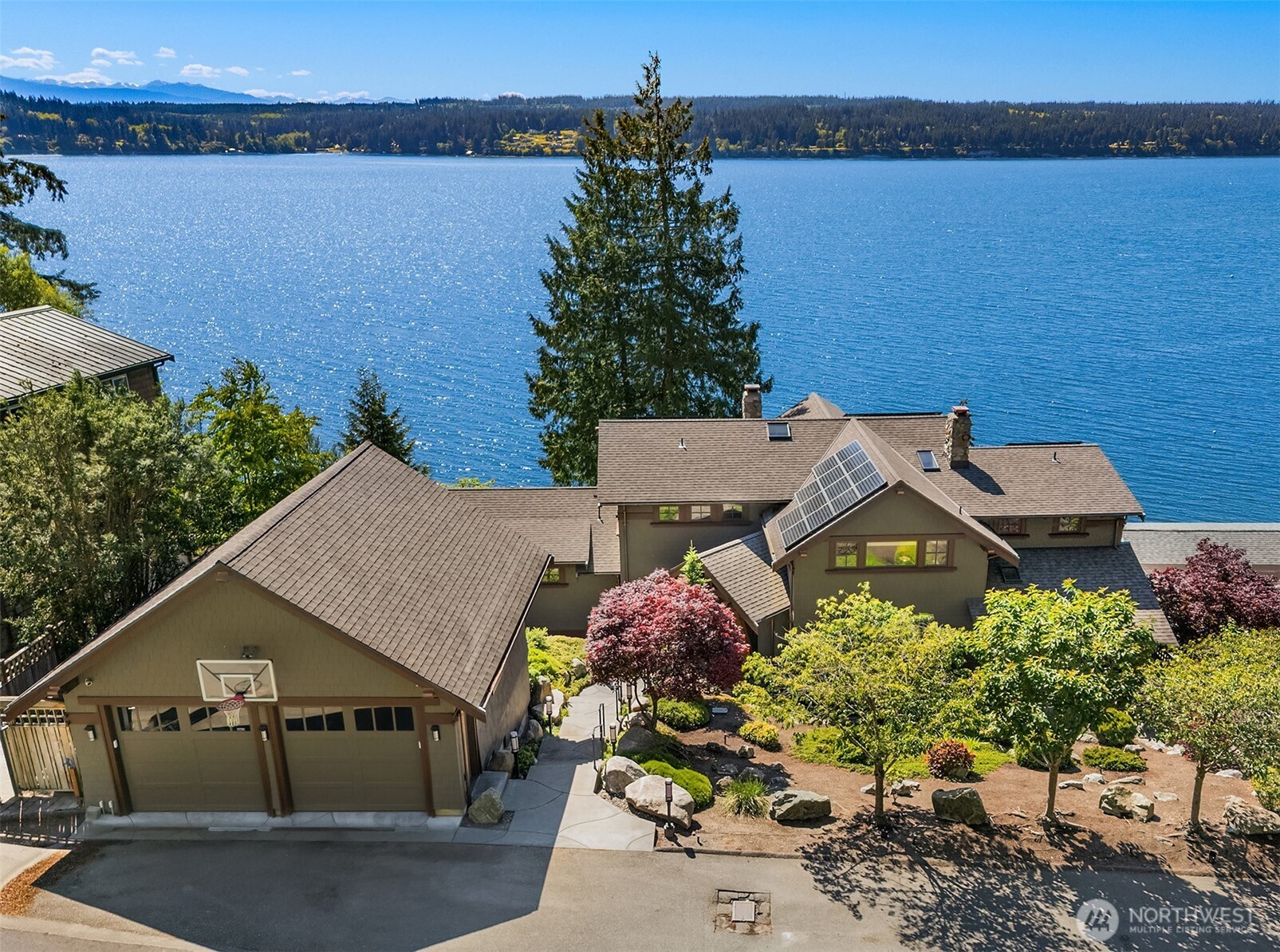 4174 Beach Drive Freeland, WA 98249 - Photo 3 of 38