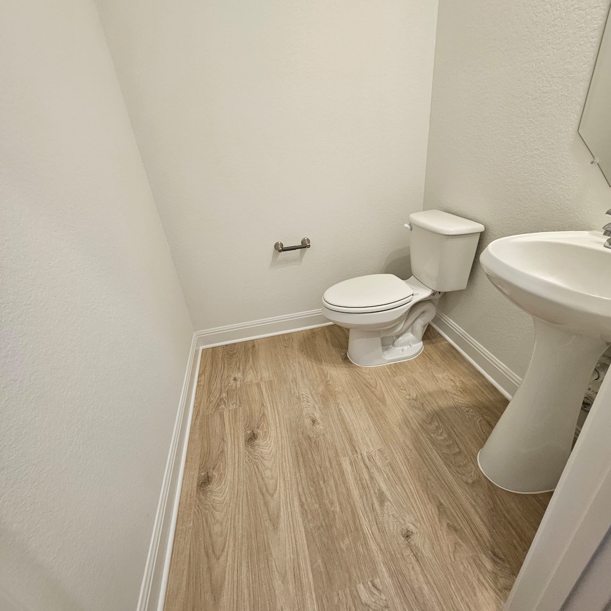 10017 Milton Albert Way Austin, TX 78748 - Photo 16 of 20 Powder Room