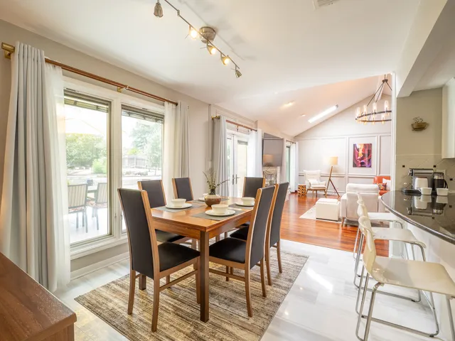 $6,900 | 2110 Wychwood Drive, Austin, TX 78746