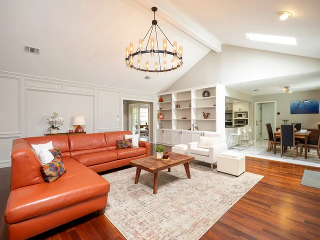 $6,900 | 2110 Wychwood Drive, Austin, TX 78746