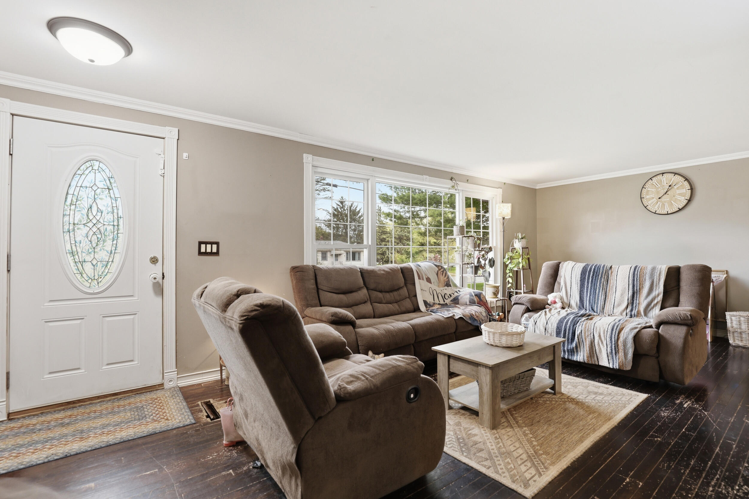 413 West Church Avenue Reed City, MI 49677 - Photo 5 of 44 Living Room