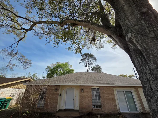 $1,740 | 1853 Dolphin Drive, Seabrook, TX 77586