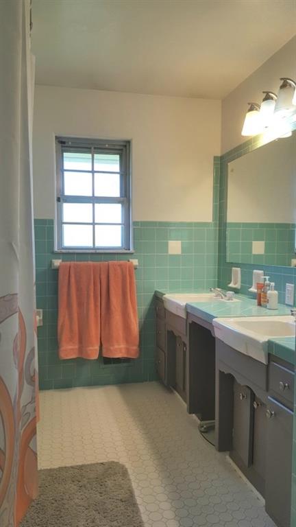 6416 Harbridge Road Indianapolis, IN 46220 - Photo 14 of 21 Gallery Image 14