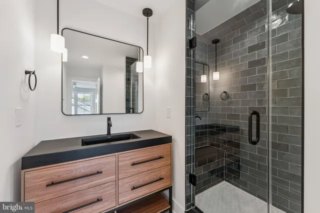 $1,849,000 | 5017 17th Street North, Arlington, VA 22207