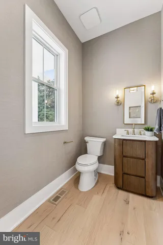 $1,849,000 | 5017 17th Street North, Arlington, VA 22207