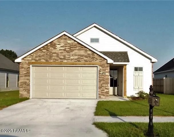 $1,800 | 107 Sojourner Drive, Lafayette, LA 70508