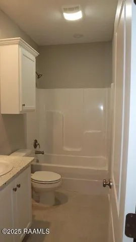 $1,800 | 107 Sojourner Drive, Lafayette, LA 70508