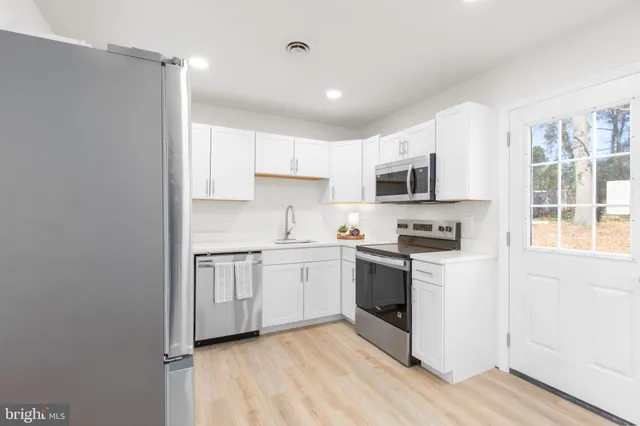 $384,900 | 171 Longstreet Avenue, Fredericksburg, VA 22401