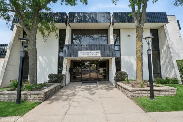 $153,500 | 9701 North Dee Road, Unit 2I, Niles, IL 60714