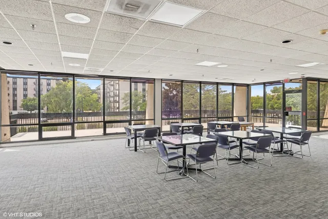 $153,500 | 9701 North Dee Road, Unit 2I, Niles, IL 60714