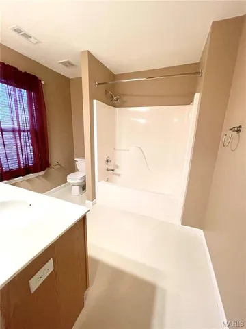 $2,400 | 2651 Brookmeadow Drive, Belleville, IL 62221