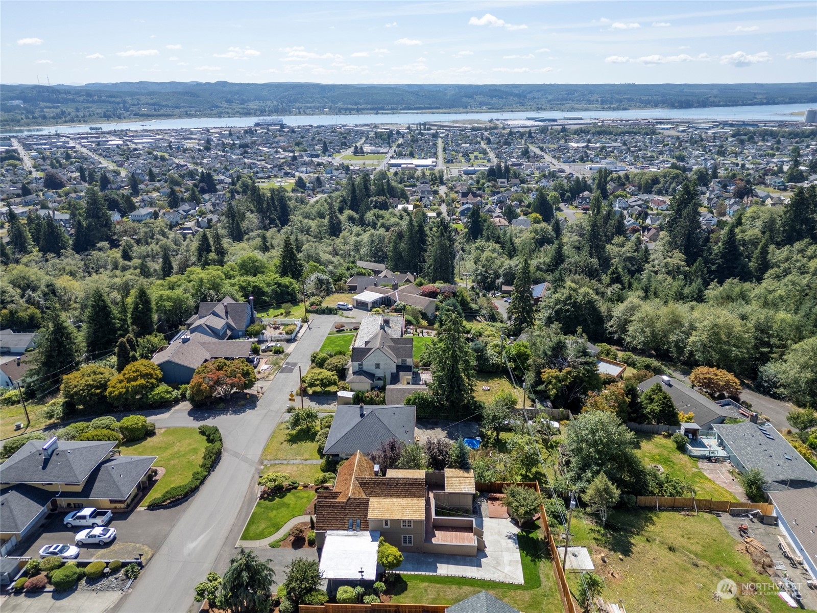 1223 Chilton Road Aberdeen, WA 98520 - Photo 4 of 40 Gallery Image 4