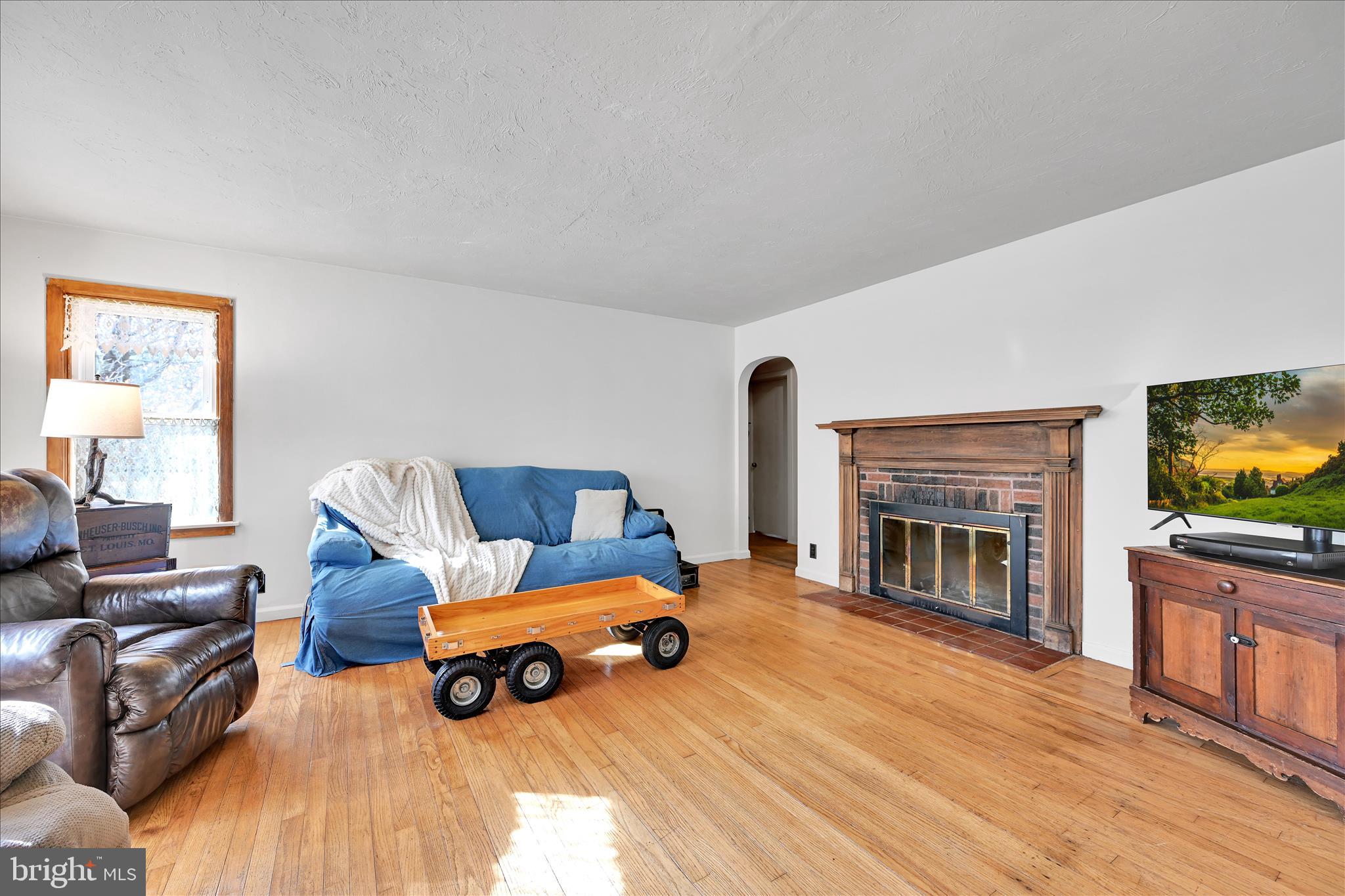 107 Moonshine Road Jonestown, PA 17038 - Photo 3 of 31 Living Area