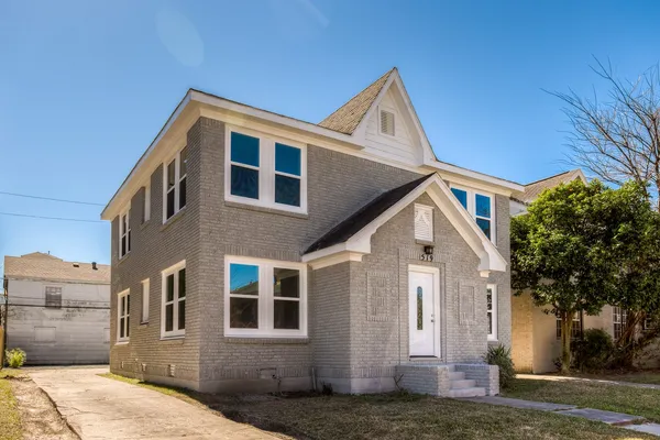 $2,250 | 519 West Clay Street, Unit 2, Houston, TX 77019