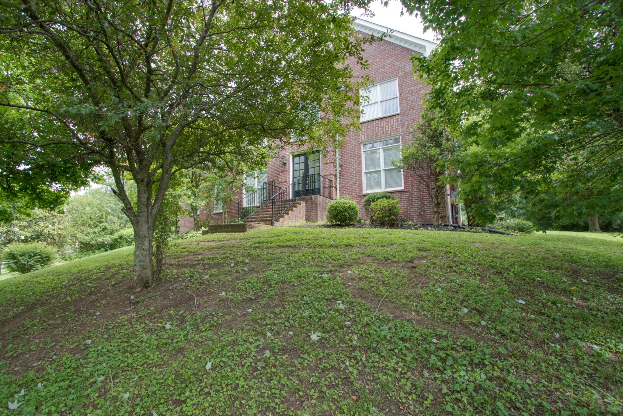 9399 Clovercroft Road Franklin, TN 37067 - Photo 3 of 50 Gallery Image 3