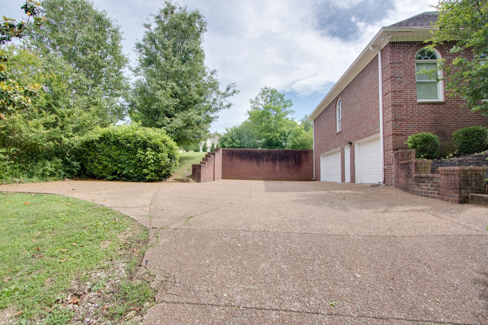 9399 Clovercroft Road Franklin, TN 37067 - Photo 5 of 50 Gallery Image 5