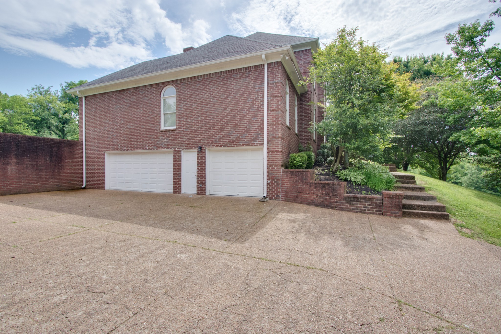 9399 Clovercroft Road Franklin, TN 37067 - Photo 6 of 50 Gallery Image 6