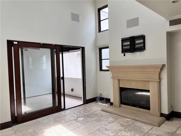 $6,950 | 619 1/2 Poppy Avenue, Corona del Mar, CA 92625