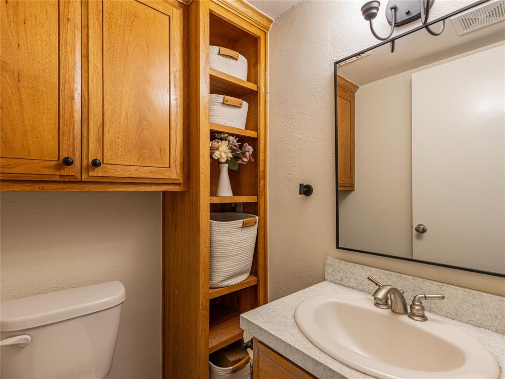 9999 Boat Club Road, Unit 601 Fort Worth, TX 76179 - Photo 13 of 39 Thoughtfully placed for easy access from main living areas.