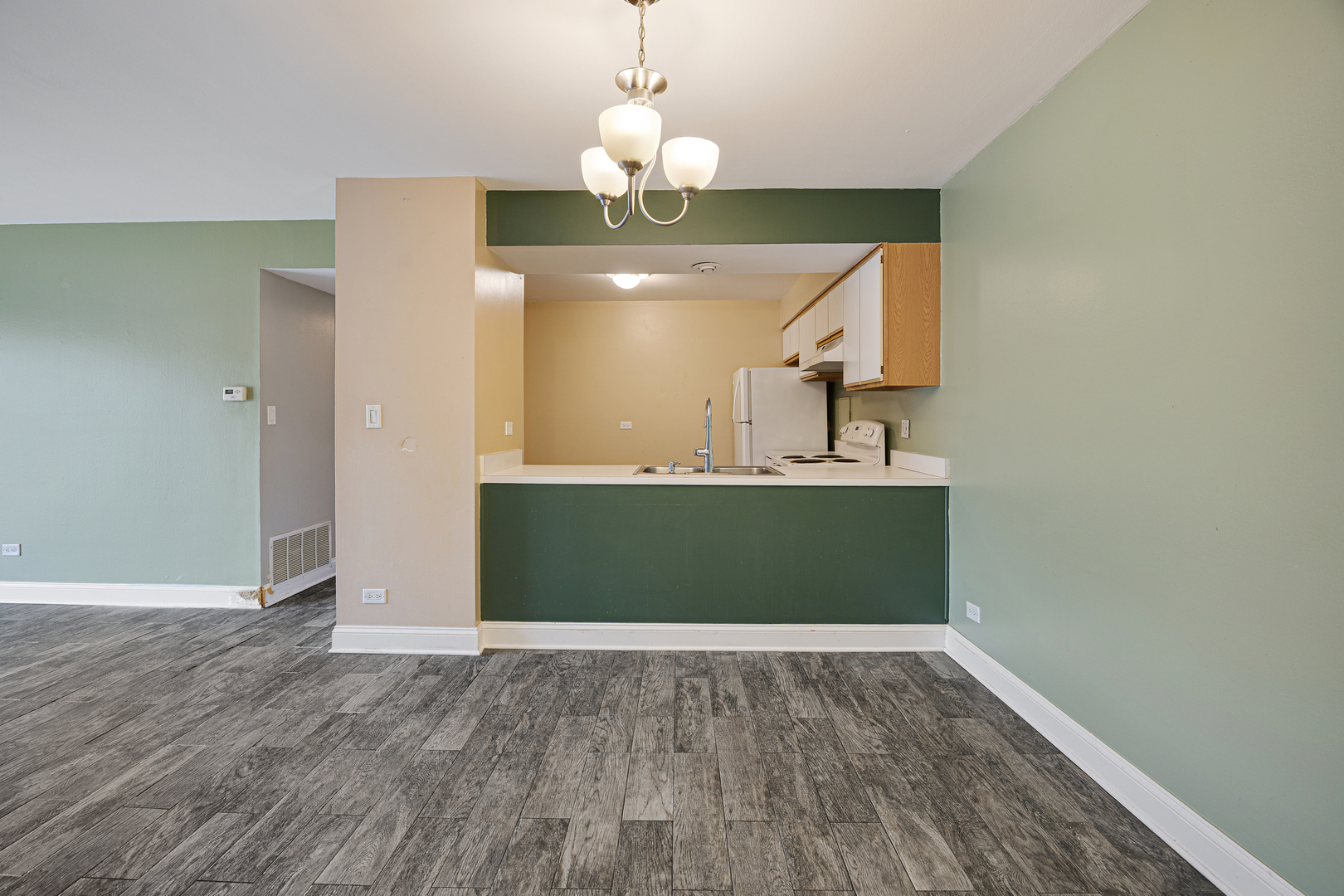 1900 Plum Grove Road, Unit 2C Rolling Meadows, IL 60008 - Photo 8 of 20