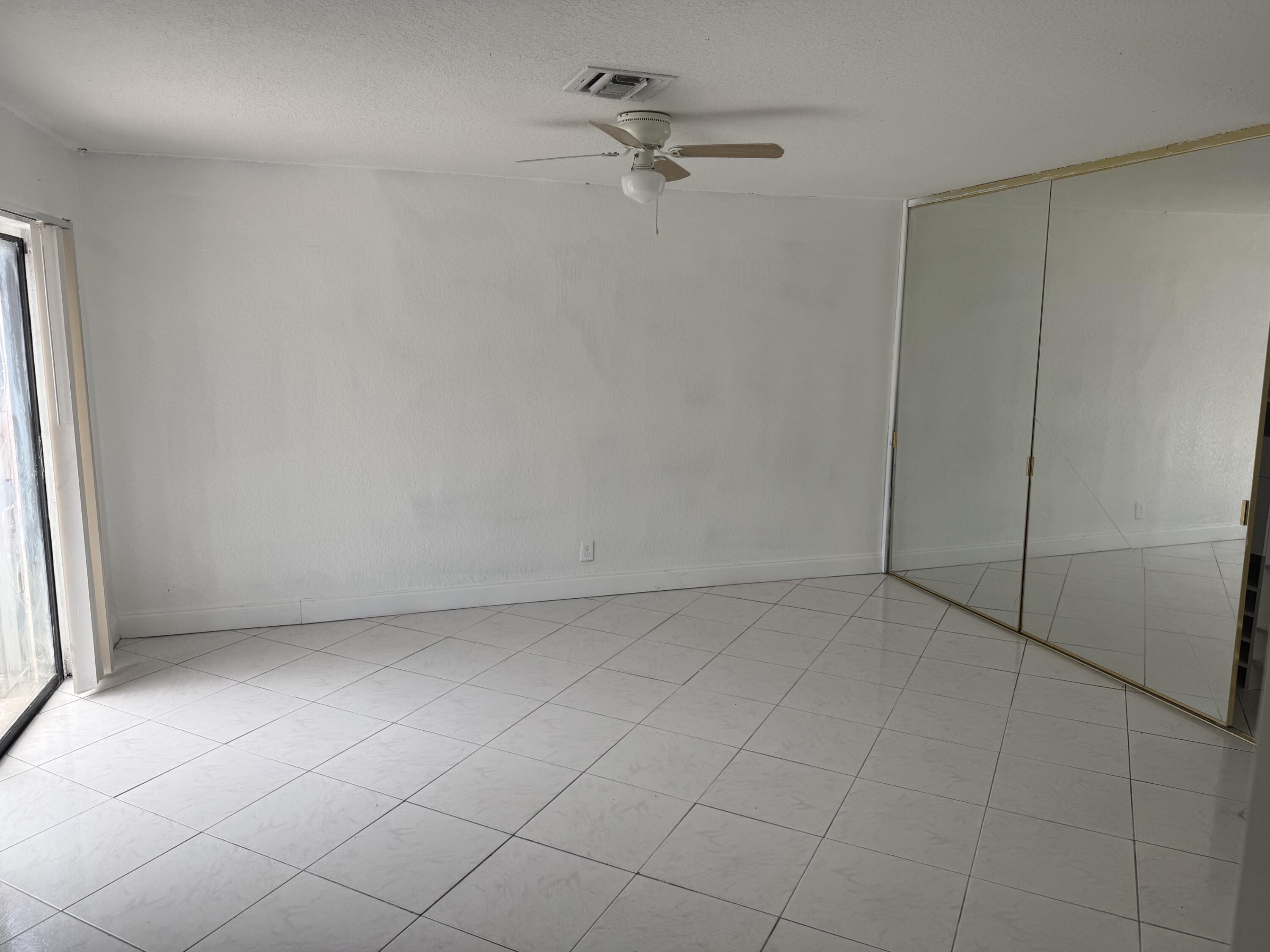 7814 Pembroke Road Miramar, FL 33023 - Photo 10 of 14 IMG_1147
