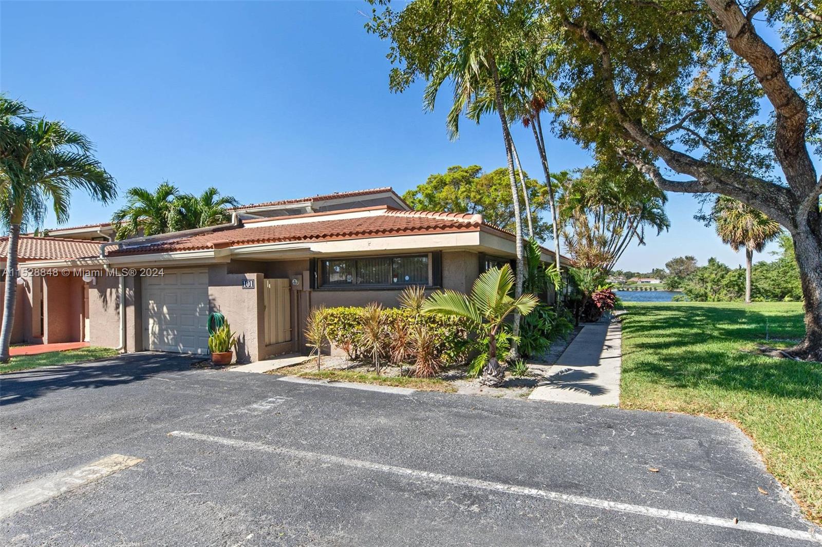 101 St Andrews Road, Unit 2075 Hollywood, FL 33021 - Photo 8 of 42 Gallery Image 8