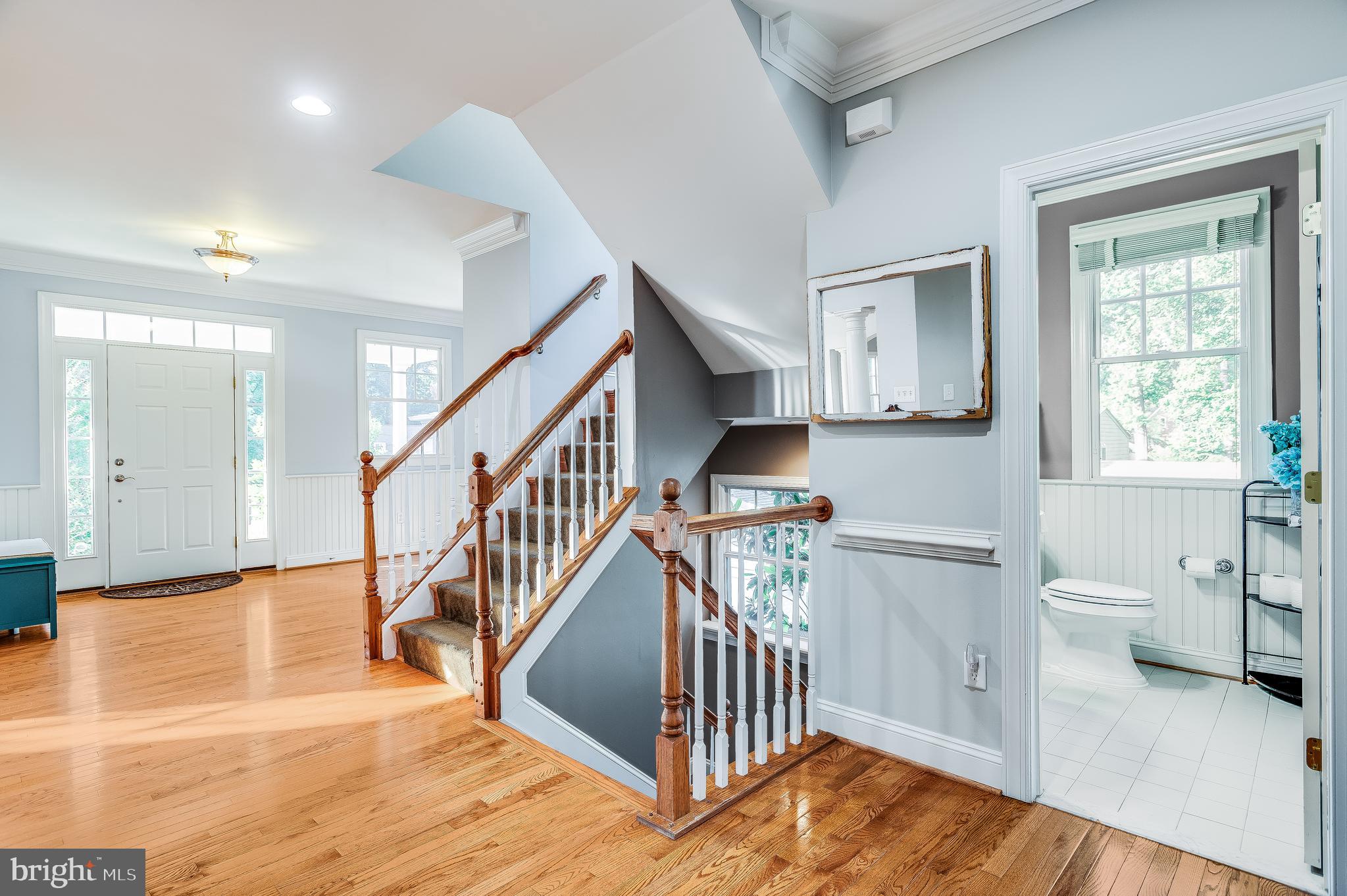 1500 Grace Church Road Silver Spring, MD 20910 - Photo 17 of 44 Large foyer!