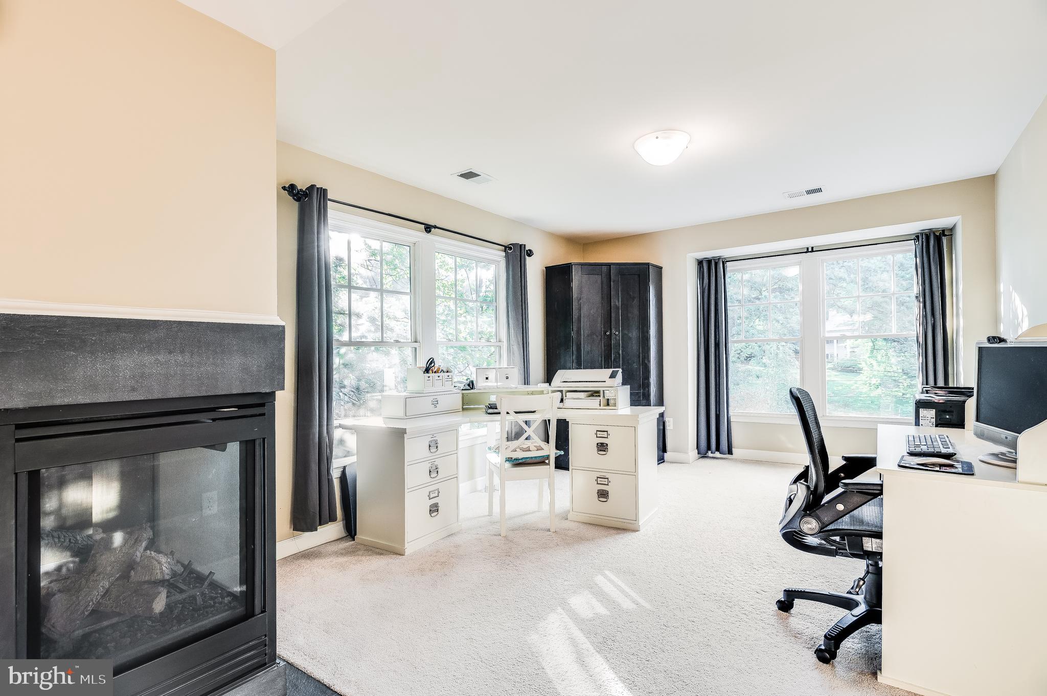 1500 Grace Church Road Silver Spring, MD 20910 - Photo 23 of 44 Spacious sitting room with owner's suite!