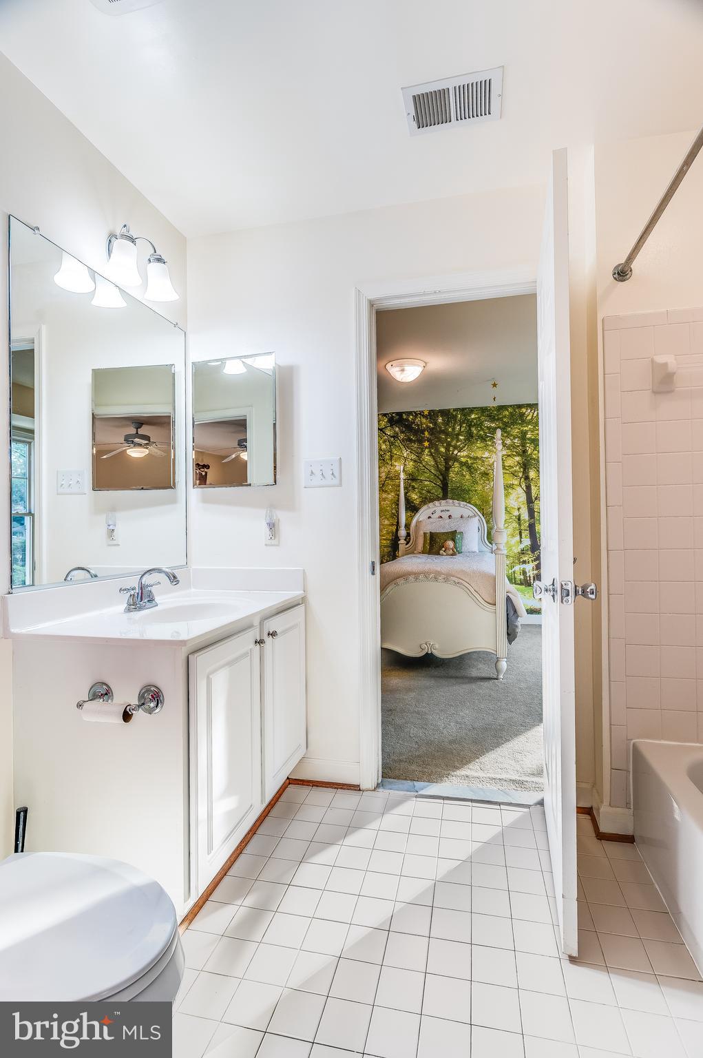 1500 Grace Church Road Silver Spring, MD 20910 - Photo 29 of 44 Shared (Jack-n-Jill) bath between BR#2 & BR#3