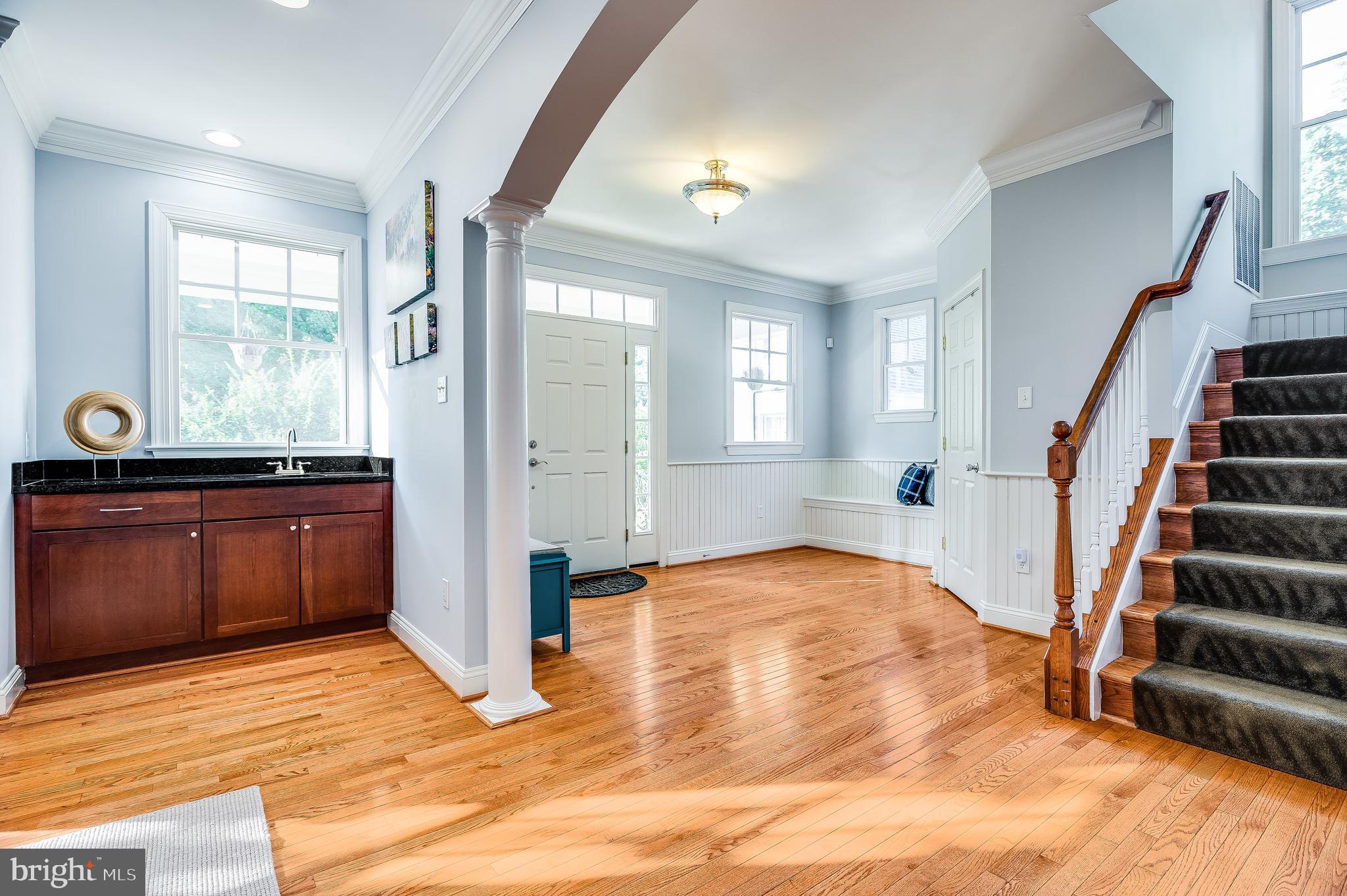 1500 Grace Church Road Silver Spring, MD 20910 - Photo 4 of 44 Wet bar in Spacious living room!